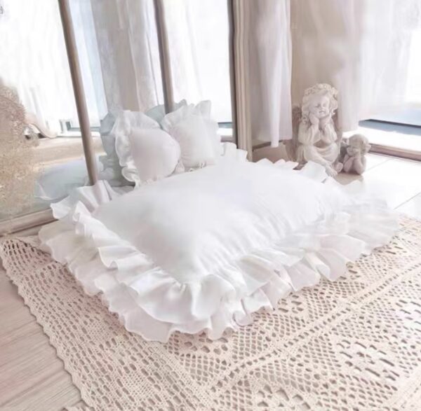 Whisker's Dreamland Bed