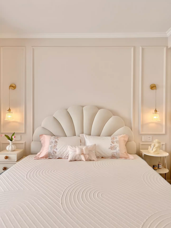 The Elegant Shell Bed